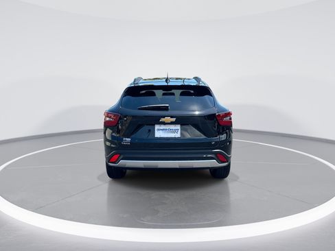 Used 2026 Chevrolet Trax LT FWD image 8