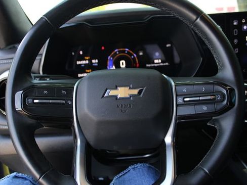 Used 2024 Chevrolet Colorado LT w/ LT Convenience Package AWD/4WD image 8