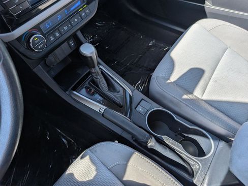 Used 2016 Toyota Corolla LE FWD image 23