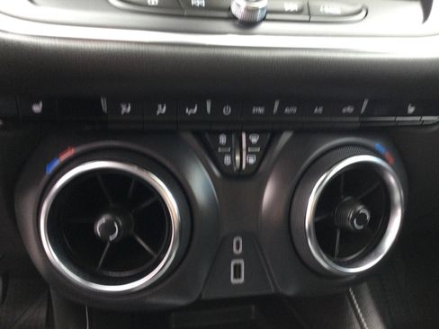 Used 2025 Chevrolet Blazer LT w/ Convenience Package image 20