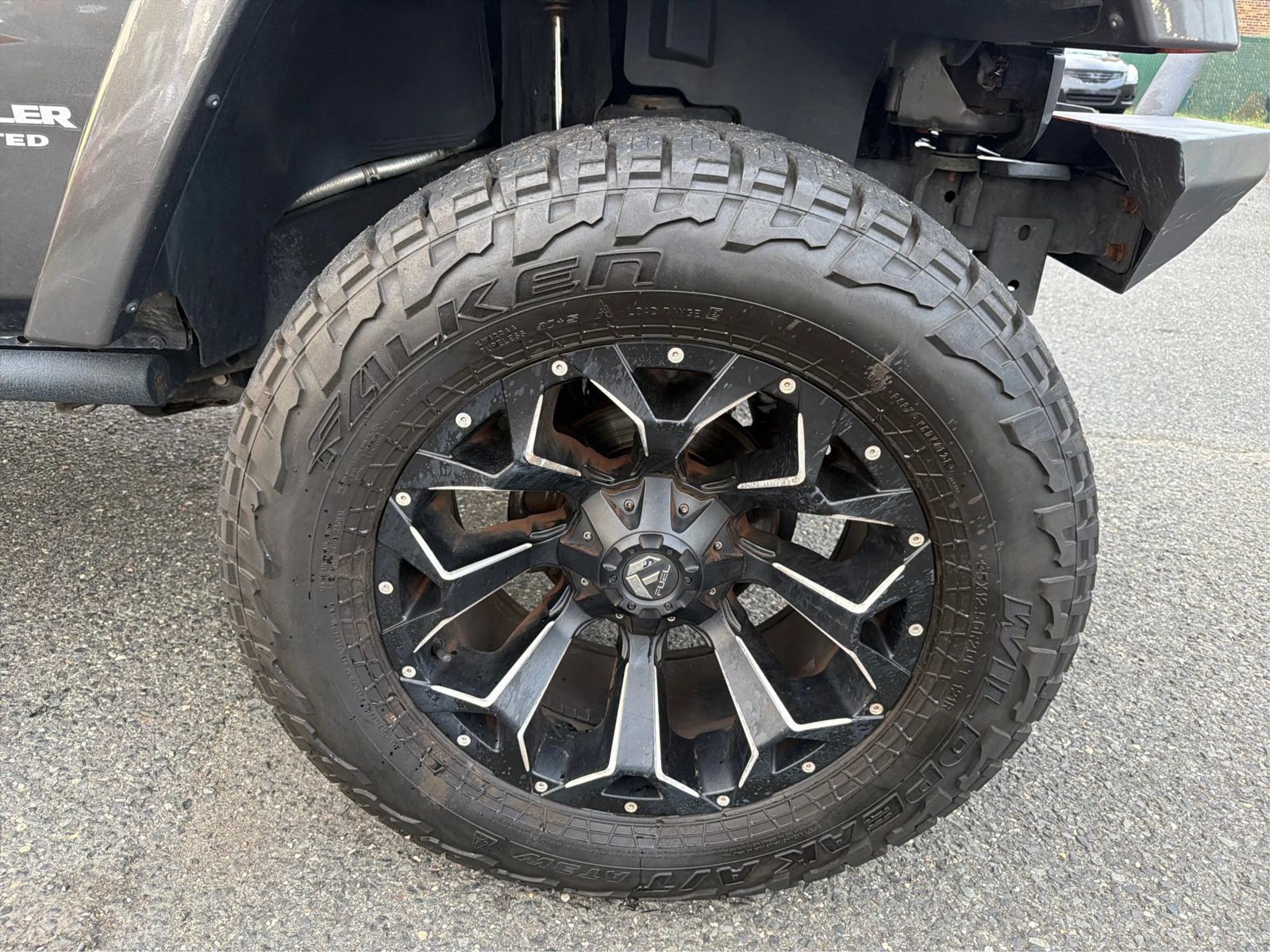 Used 2017 Jeep Wrangler Unlimited Sahara AWD/4WD image 13