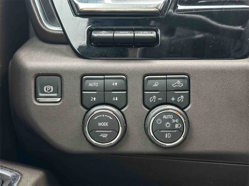 Used 2024 Chevrolet Silverado 1500 LTZ w/ Technology Package image 34