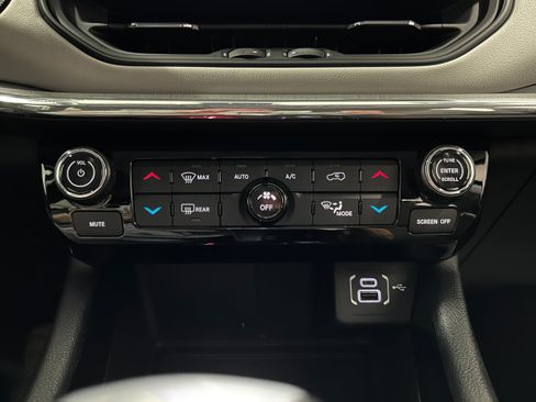 Used 2022 Jeep Compass Limited w/ Elite Group AWD/4WD image 9
