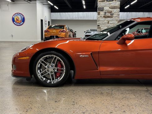 Used 2006 Chevrolet Corvette Z06 w/ Preferred Equipment Group RWD image 5