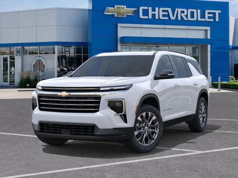 New 2026 Chevrolet Traverse LT w/ Sun and Wheel Package AWD/4WD image 6