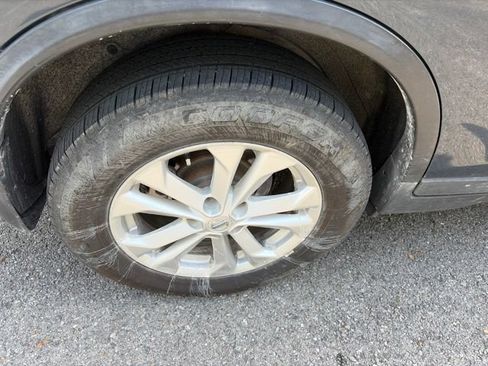 Used 2016 Nissan Rogue SV AWD/4WD image 8