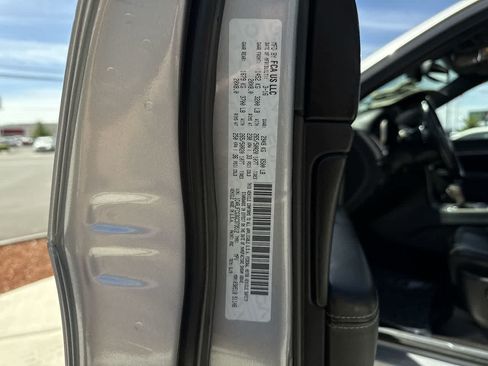 Used 2016 Jeep Grand Cherokee Overland AWD/4WD image 24