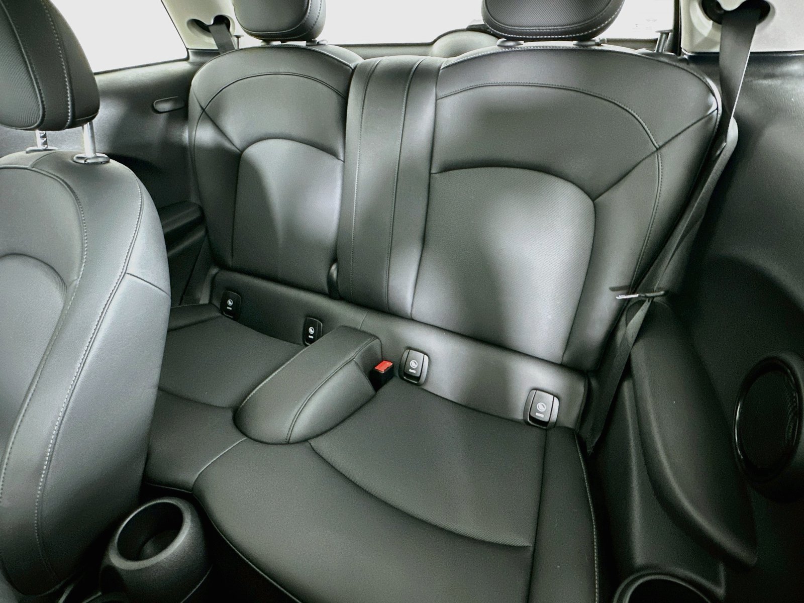 Certified 2023 MINI Cooper 2-Door Hardtop FWD image 36