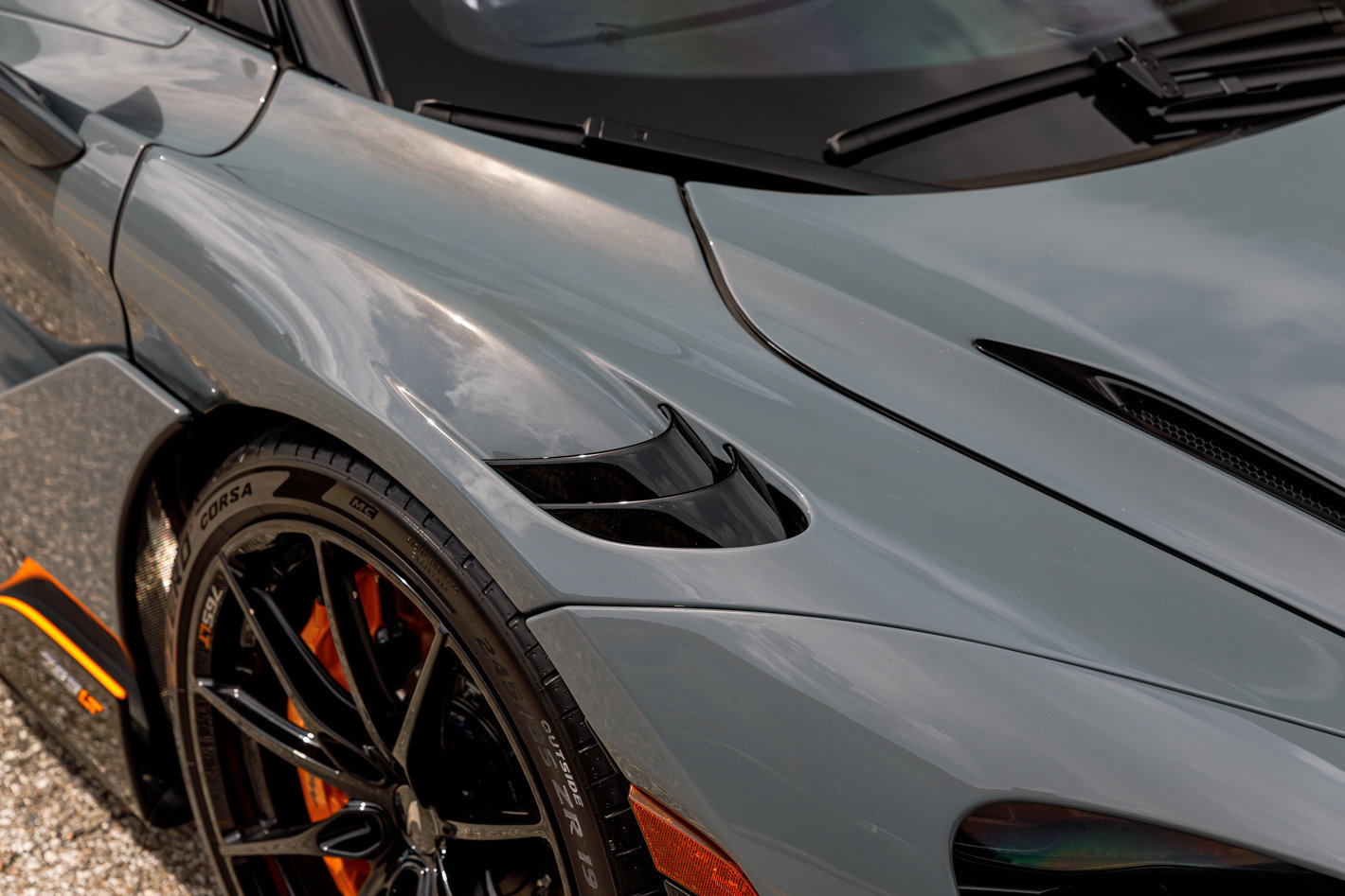 Used 2022 McLaren 765LT RWD image 24