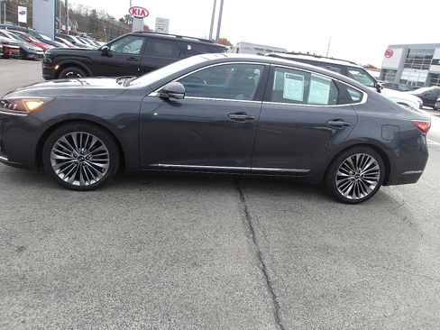 Used 2018 Kia Cadenza Limited w/ Paint Protection Package image 4