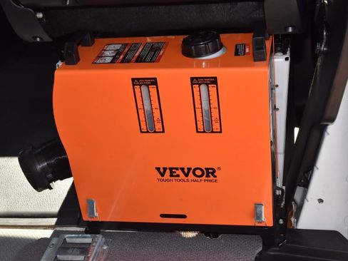 Used 2025 Mercedes-Benz Sprinter 2500 image 16