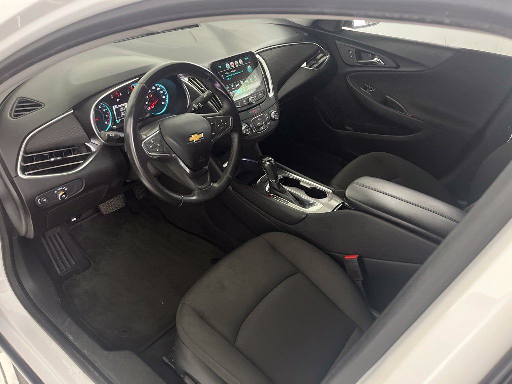 Used 2018 Chevrolet Malibu LT FWD image 24