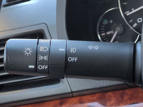 Used 2012 Subaru Outback 3.6R Limited image 29