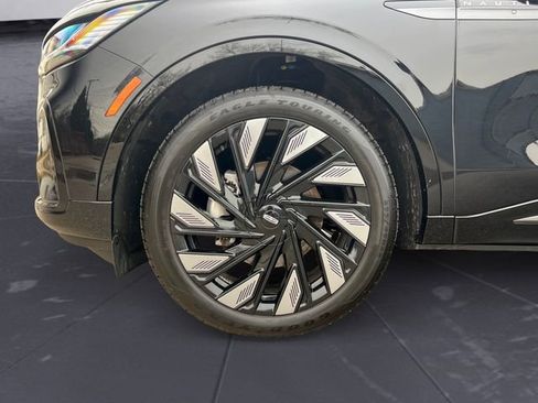 Used 2025 Lincoln Nautilus Reserve w/ Jet Appearance Package image 14