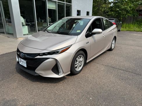 Used 2018 Toyota Prius Prime Premium FWD image 1
