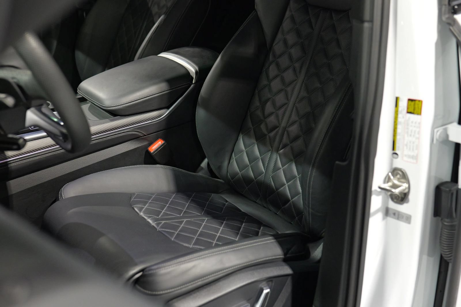 Used 2025 Audi SQ7 Premium Plus AWD/4WD image 23