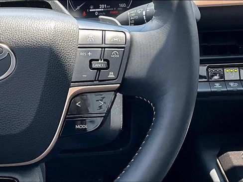 Certified 2025 Toyota Crown Platinum AWD/4WD image 15