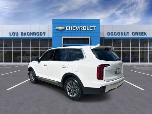 Used 2024 Kia Telluride LX FWD image 6