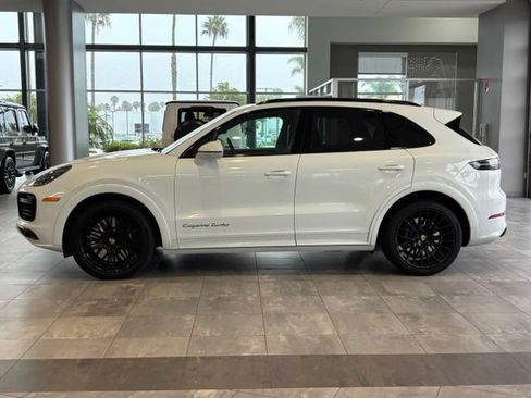 Used 2023 Porsche Cayenne Turbo AWD/4WD image 10