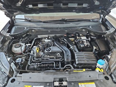 Used 2025 Volkswagen Taos SE FWD image 22