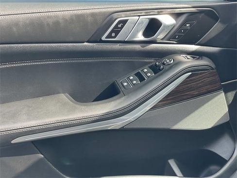 Used 2024 BMW X5 sDrive40i w/ Premium Package image 16