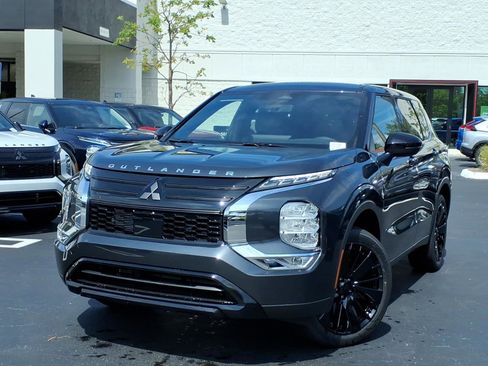 New 2026 Mitsubishi Outlander LE FWD image 1