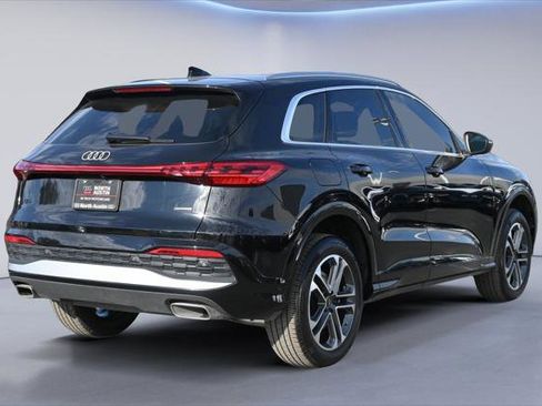 Certified 2025 Audi Q5 Premium w/ Convenience Package AWD/4WD image 3