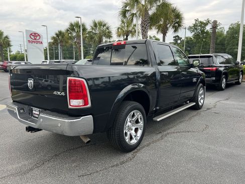 Used 2017 RAM 1500 Laramie w/ Convenience Group AWD/4WD image 10
