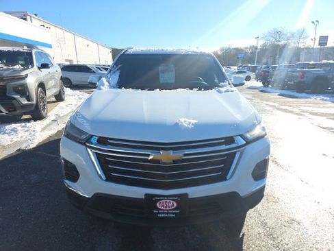 Used 2023 Chevrolet Traverse LT w/ LT Premium Package image 2