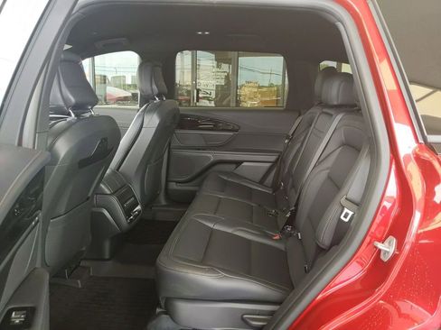 Certified 2025 Lincoln Nautilus Premier w/ Jet Appearance Package AWD/4WD image 11