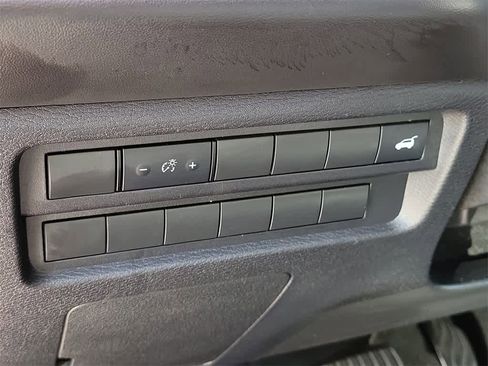 Used 2024 Mitsubishi Outlander SE image 22