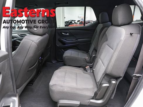 Used 2023 Chevrolet Traverse LT w/ Rear Camera Mirror Package AWD/4WD image 22