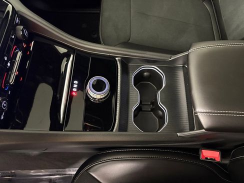 New 2025 Jeep Grand Cherokee L Altitude image 32