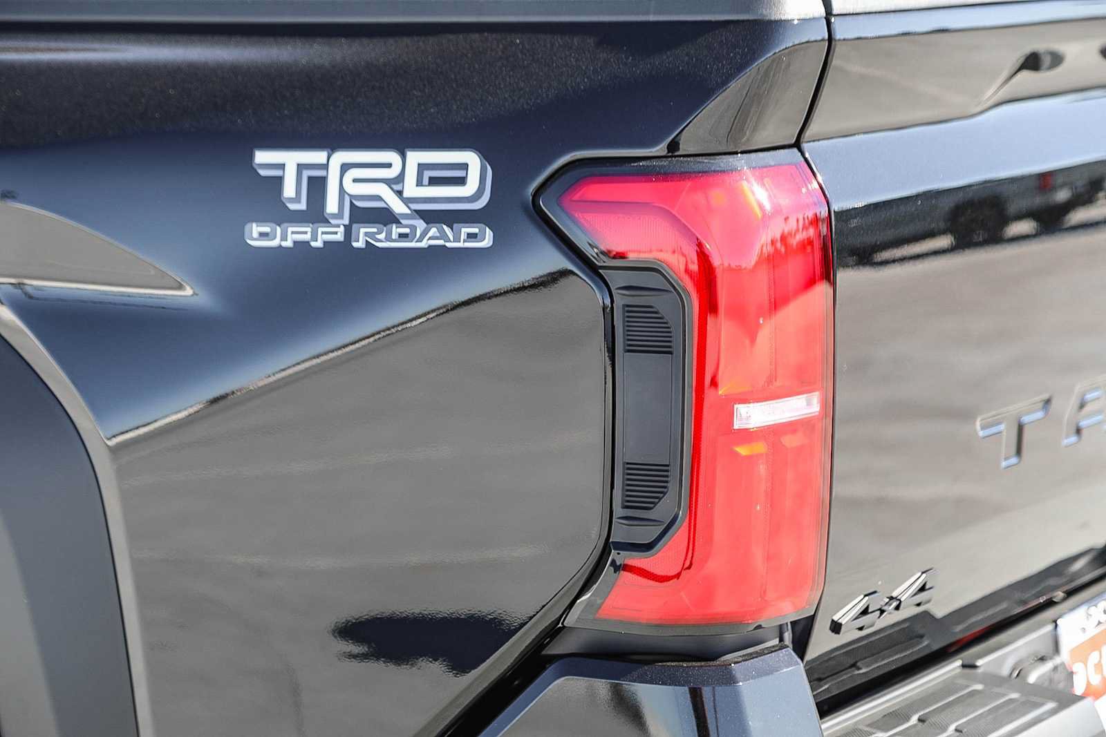 New 2026 Toyota Tacoma TRD Off-Road w/ TRD Off Road Upgrade Package AWD/4WD image 9