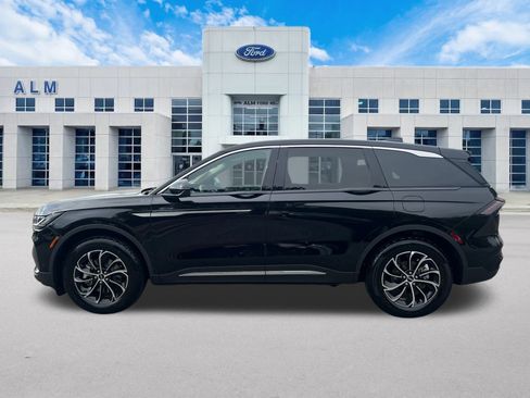 Used 2024 Lincoln Nautilus Premier w/ Equipment Group 102A image 8