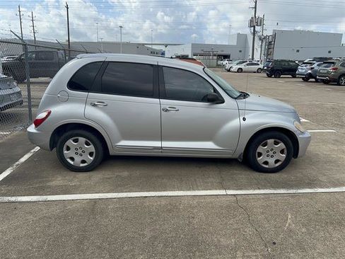 Used 2007 Chrysler PT Cruiser Touring image 2