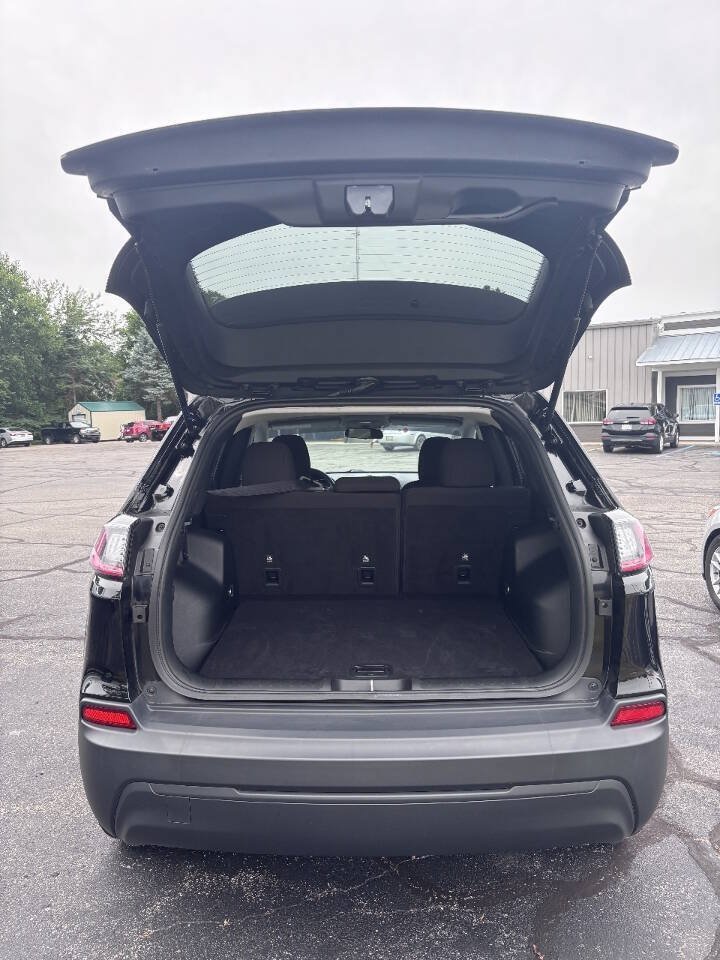 Used 2019 Jeep Cherokee Latitude w/ Popular Appearance Group AWD/4WD image 10