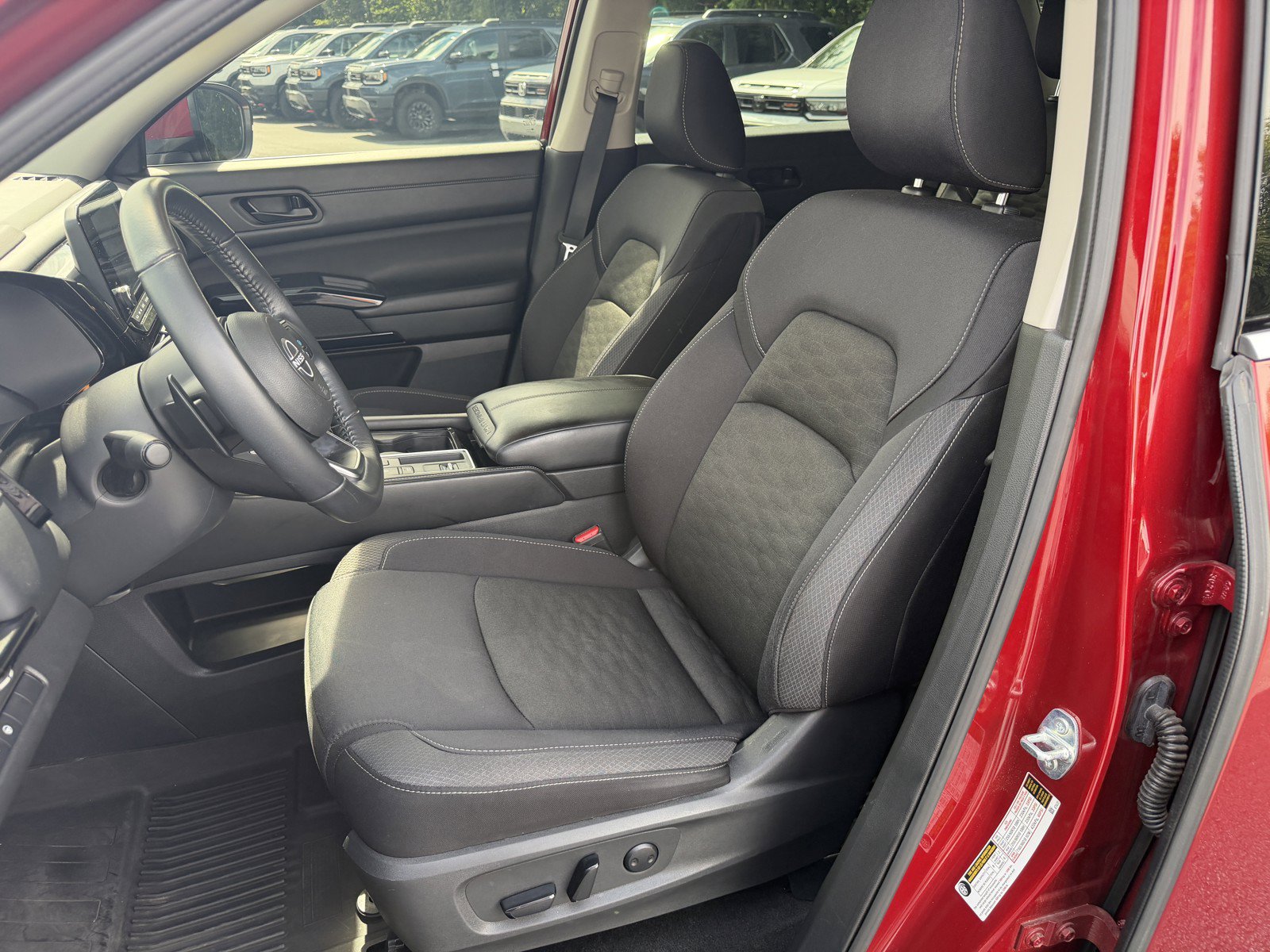 Used 2024 Nissan Pathfinder SV FWD image 15