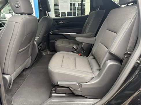 Used 2024 Chevrolet Traverse LT AWD/4WD image 11