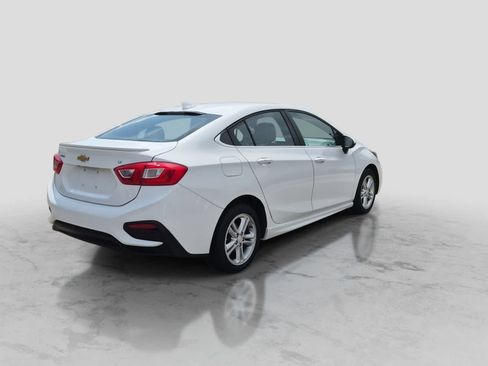 Used 2017 Chevrolet Cruze LT w/ Convenience Package FWD image 8