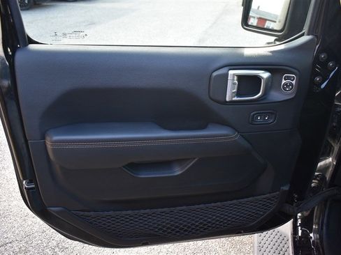 Used 2021 Jeep Wrangler Unlimited Sahara image 11