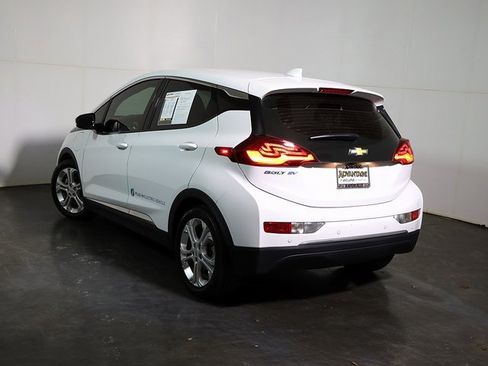 Used 2020 Chevrolet Bolt LT image 2