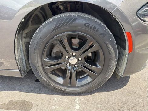 Used 2019 Dodge Charger SXT w/ Leather Interior Group RWD image 9