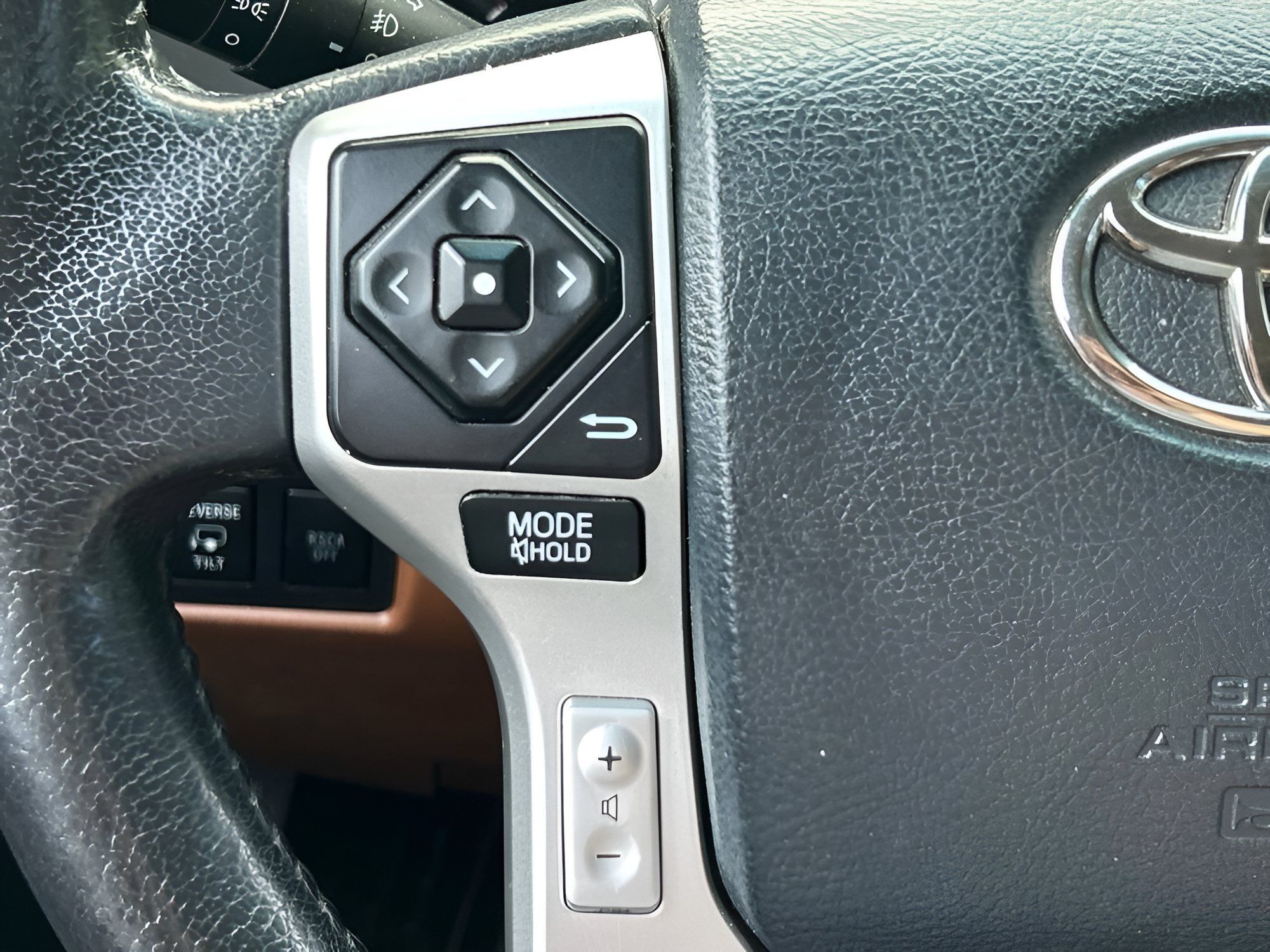 Used 2014 Toyota Sequoia Platinum AWD/4WD image 23