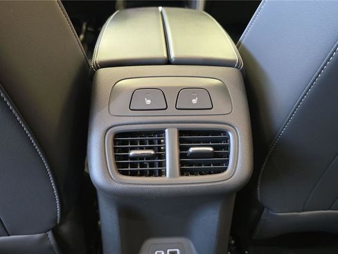 Used 2023 Buick Envision Avenir image 29