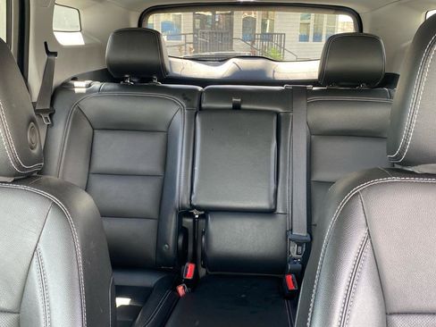 Used 2024 GMC Terrain SLT image 28