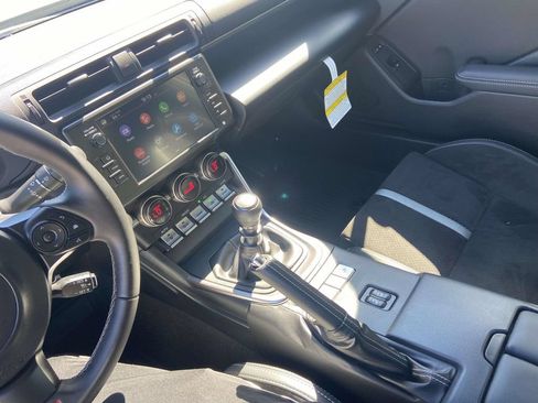 Used 2025 Toyota GR86 Premium w/ Performance Package RWD image 31