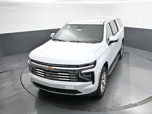 New 2026 Chevrolet Suburban Premier image 17