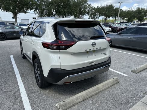 Used 2021 Nissan Rogue Platinum AWD/4WD image 6