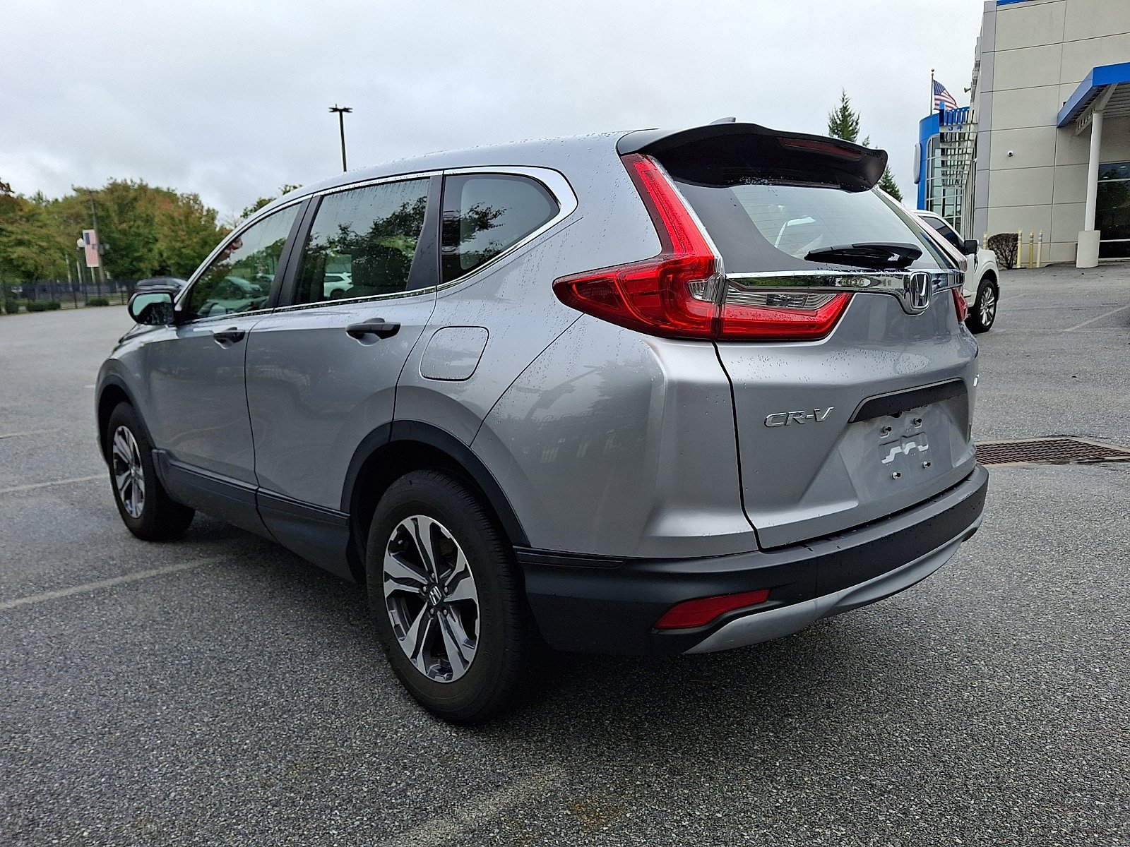 Used 2017 Honda CR-V LX image 4